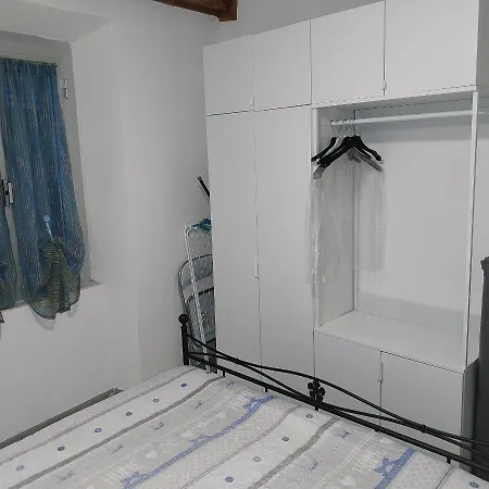 Anfora House
